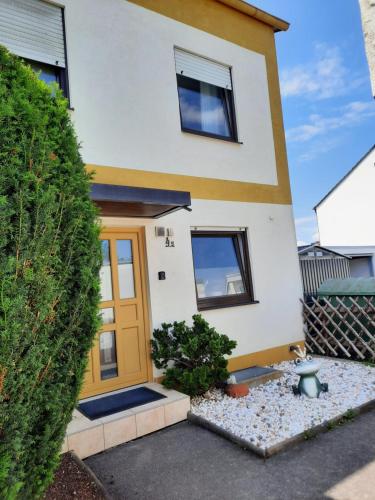 Privatzimmer in Augsburg-Haunstetten in 柯尼希斯布倫