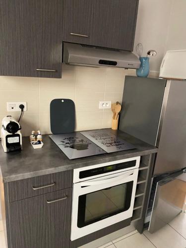 Hyper Centre Cité Médiévale Sarlat Appart entier 2 chambres pour 4 personnes "La Salamandre" (Hyper Centre Cite Medievale Sarlat Appart entier 2 chambres pour 4 personnes "La Salamandre") in Sarlat-la-Caneda City Center