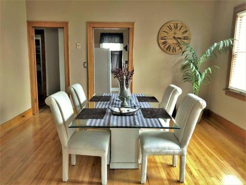 設施, Home near Zoo/College World Series/Downtown in 南