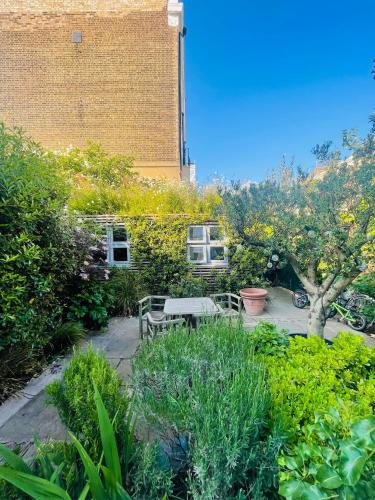 Camden Town Garden Cabin, Londyn (zdjęcie 4)