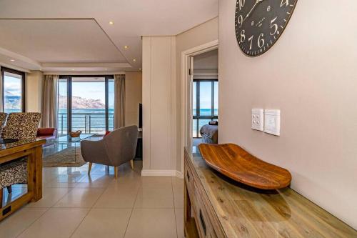 B&B Cape Town - Beach breaks On Strand 97. - Bed and Breakfast Cape Town