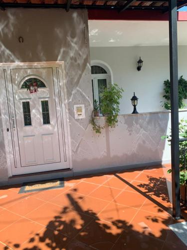 Christina's house with 2 bedrooms and free parking
