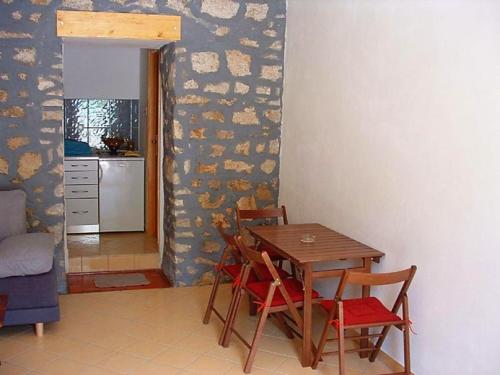 Appartement in einem dalmatischen Haus in Novigrad-Dalmatien neben Zadar, mit Klimaanlage AC