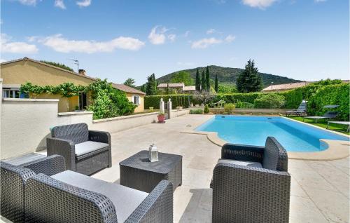 Amazing Home In Malataverne With Outdoor Swimming Pool - Location saisonnière - Malataverne