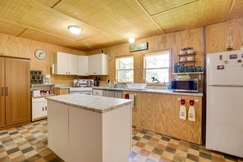 Pet-Friendly Cook Vacation Rental on Battle Lake!