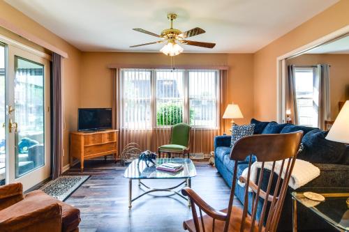 Tonawanda Vacation Rental about 13 Mi to Niagara Falls