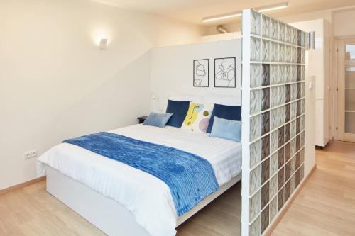 Exclusive Old Town Suites with City Views & AC by EasyBNB Premium, Praga (foto 11)