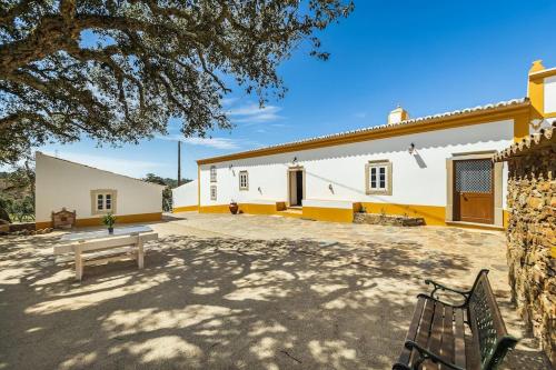 Casa do Avo (Vale Luis Neto-Retiro do Caldeirao) in Vale Da Rosa