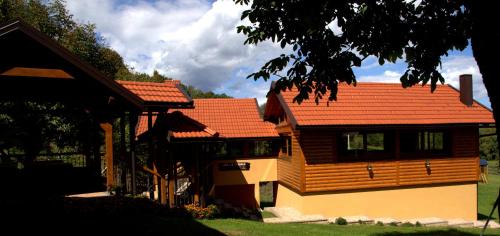 Brezova Poljana Lodge