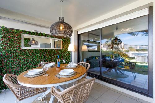 Luxury 3 pièce Garden Apartment in Cannes Marina