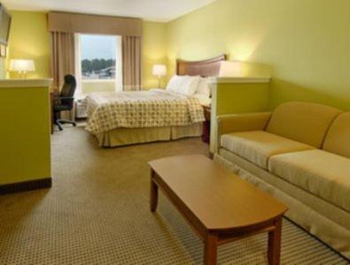 Days Inn & Suites by Wyndham Swainsboro