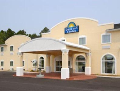 Days Inn & Suites by Wyndham Swainsboro