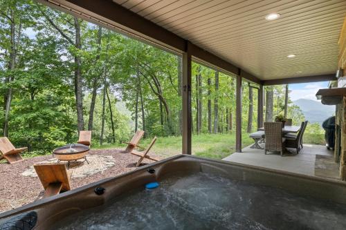 Stunning Views, Superb Atmosphere, Modern Amenities, In the Middle of Nature in Bryson City, USA
