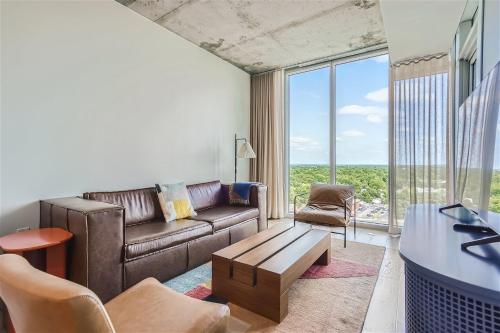 Modern Downtown Condo - Rooftop pool - Top Amenities in Austin, USA