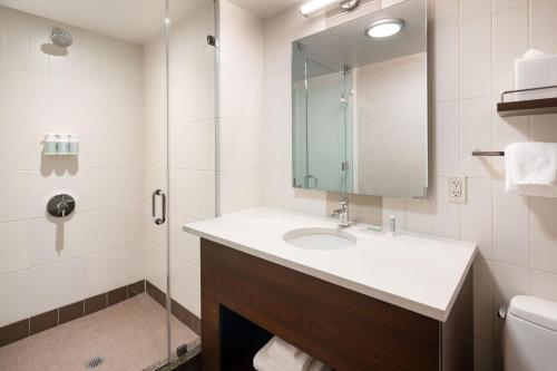 Residence Inn by Marriott New York Manhattan/Midtown East - image 2