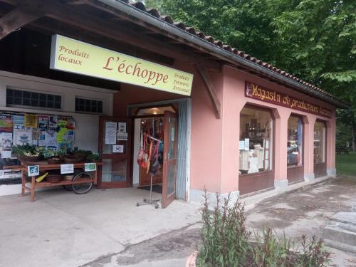 Tiny Studio Ariege Pyrenees in Castelnau-Durban