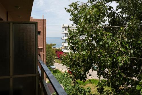 Delfini Hotel in Patras