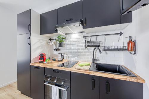 Flex Check in - 4 ppl - Free Parking - AC - Wifi - Metro 7 et 14 a 6 min in Le Kremlin Bicetre