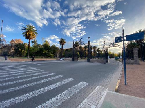 Excepcional apartamento, con patio cochera y parrilla en el centro