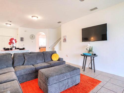 GREAT VALUE! Old Kent Lake Home - views 3/3 in Kissimmee, USA