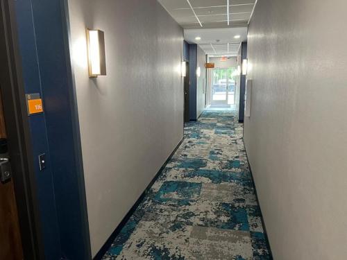 La Quinta Inn & Suites by Wyndham Manchester / Arnold AFB - image 4