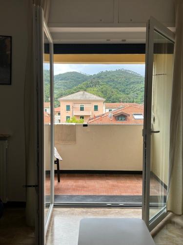  Ampio trilocale con posto auto in Sestri Levante