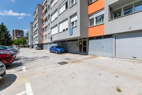 Apartments with WiFi Karlovac - 20990