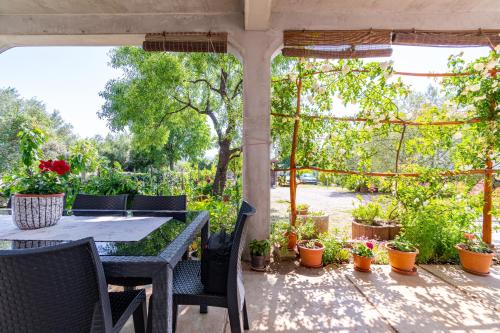 Apartments and rooms with parking space Skrbcici, Krk - 21231 in ซคระซิซี