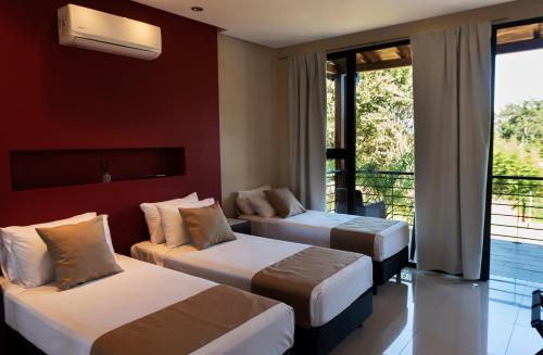 Standard Triple Room image 4