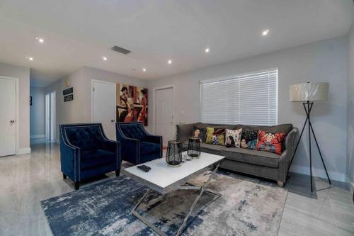 NEW LUXURY HOUSE IN HEART OF MIAMI 4 ROOM 2.5 BATH in Miami, USA