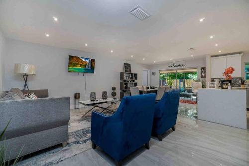 NEW LUXURY HOUSE IN HEART OF MIAMI 4 ROOM 2.5 BATH in Miami, USA