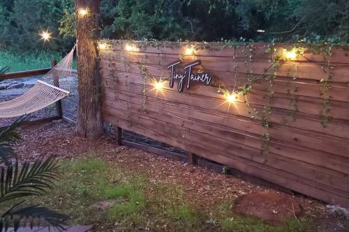 The Tiny Tainer - Tiny Container Home w. Hot Tub! in Weatherford, USA
