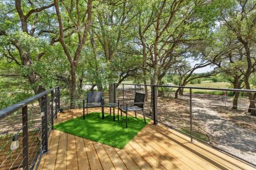 The Tiny Tainer - Tiny Container Home w. Hot Tub! in Weatherford, USA