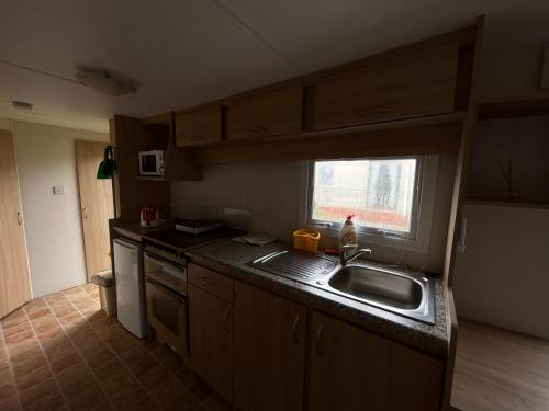 keuken, Autocamp Free Star - Mobilheimy in Strachotin