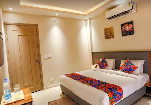 Hotel Global Corporate Noida