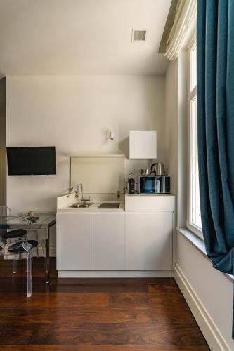 Standard Suite image 5