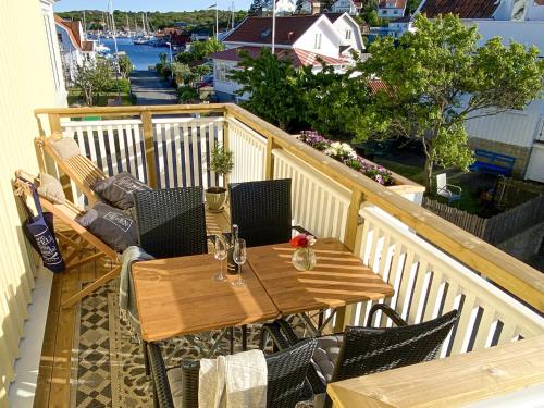 2 bedrooms, 3 beds