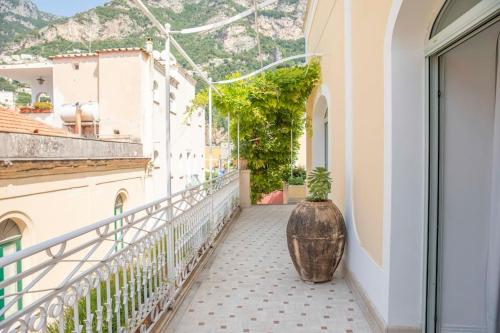  Villa Joey - Prestigious residence with private garage in the heart of Positano in Positano