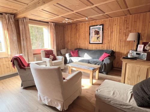 4 bedrooms, 11 beds