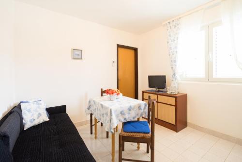One-Bedroom Apartment with Terrace and Sea View