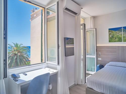 Double or Twin Room with Extra Bed and Sea View