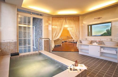 Bathroom, Florence Resort Villa in Nantou