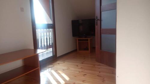 3 twin beds, 1 sofa bed