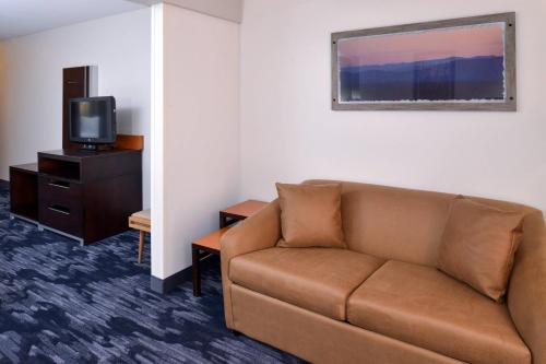 Fairfield Inn & Suites by Marriott Cedar Rapids - image 6