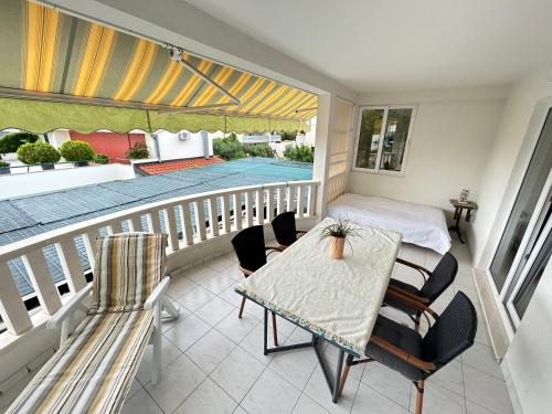  Apartments Sanda in Promajna