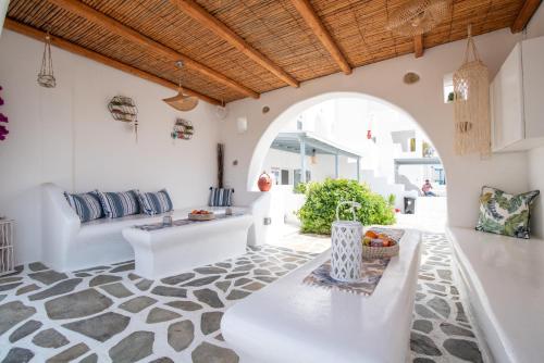Keti Kapri in Naxos Island