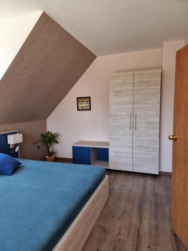 One-Bedroom Suite with Balcony image 10