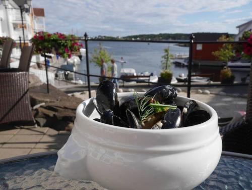 Seafront villa at Gjeving, Lyngør Seafront villa at Gjeving, Lyngør