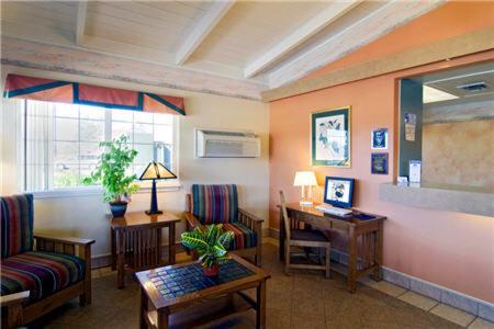 Americas Best Value Inn & Suites Oroville - main image