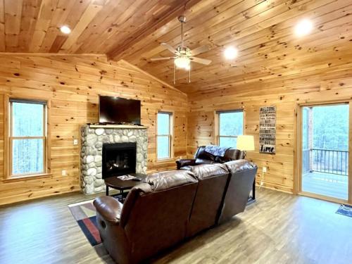 Perfect Stay for Fishing, Hiking, R&R - Charming Sapphire Bear Home in Tellico Plains